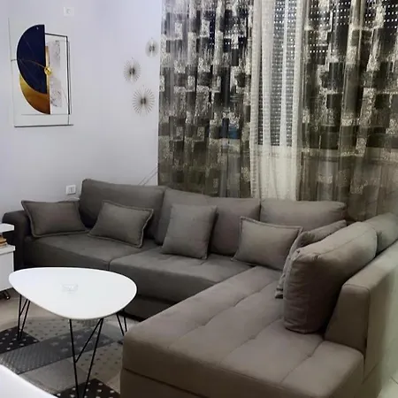 Mirela's By The Sea Apartman