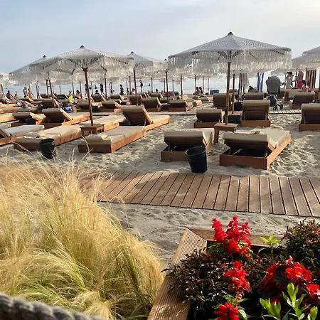 Apartment Mirela's By The Sea